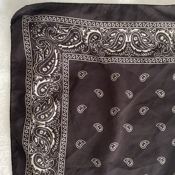 Dark brown paisley kerchief / bandana - Picture 6 of 17
